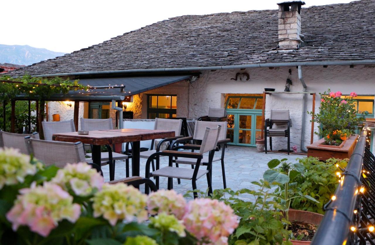 Stone City Hostel Gjirokastër Eksteriør bilde