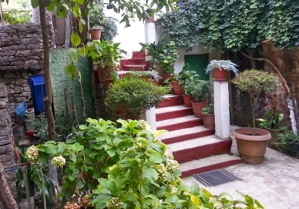 Stone City Hostel Gjirokastër Eksteriør bilde