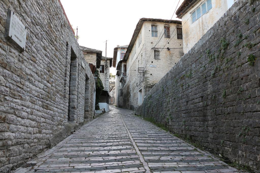 Stone City Hostel Gjirokastër Eksteriør bilde