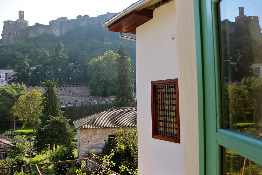 Stone City Hostel Gjirokastër Eksteriør bilde