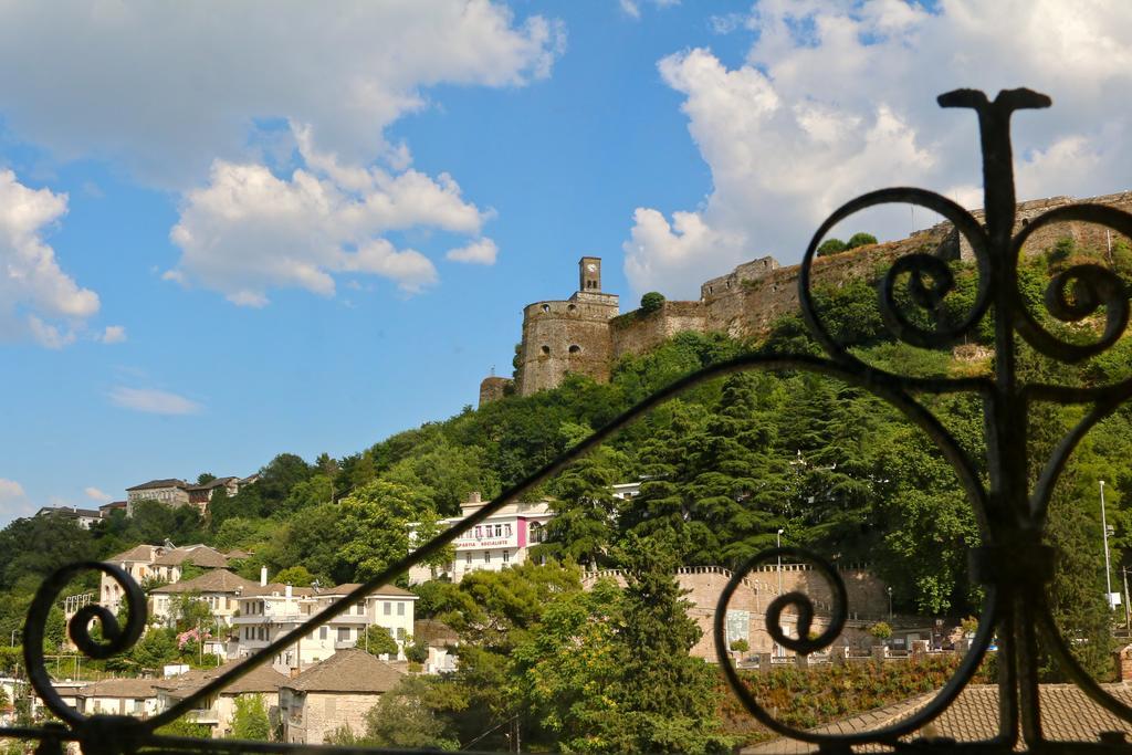 Stone City Hostel Gjirokastër Eksteriør bilde