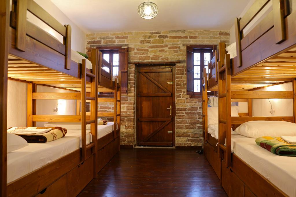 Stone City Hostel Gjirokastër Eksteriør bilde