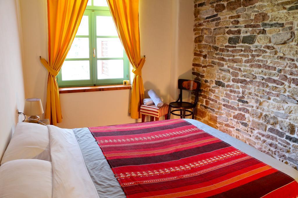 Stone City Hostel Gjirokastër Eksteriør bilde