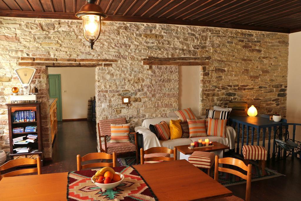 Stone City Hostel Gjirokastër Eksteriør bilde